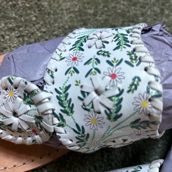 Jack Rogers like new Sz 5 - Picture 2 of 3